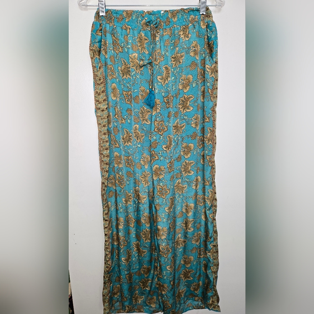 Silky Floral Patterned Wide-Leg Pants